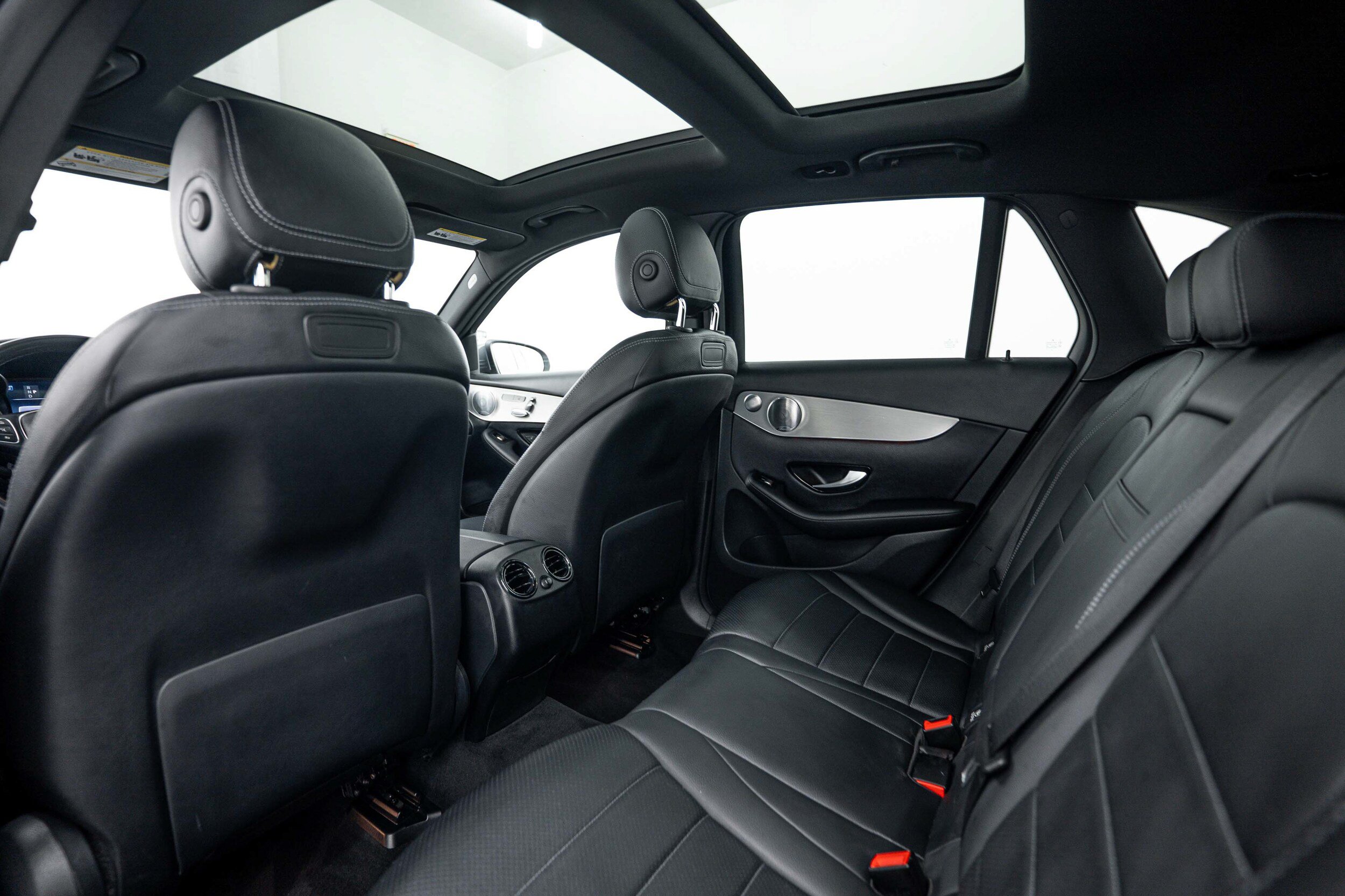 Used 2019 Mercedes-Benz GLC 300 4MATIC image 18