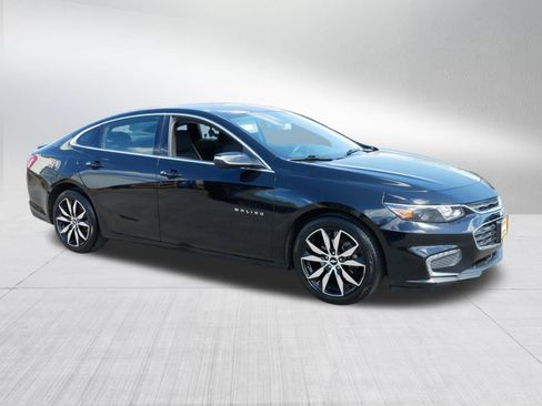 Used 2017 Chevrolet Malibu LT FWD image 8