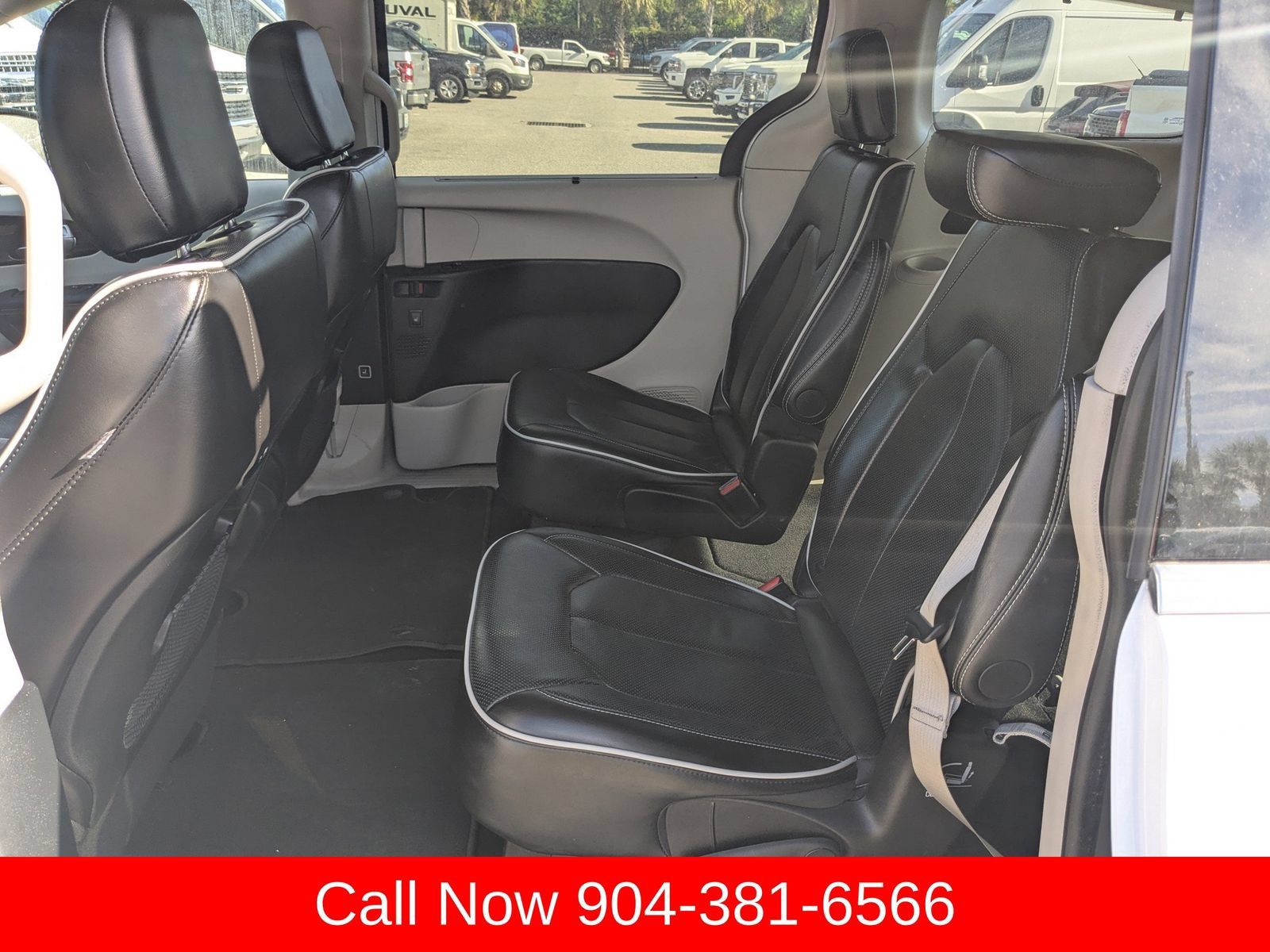 Used 2024 Chrysler Pacifica Limited FWD image 14