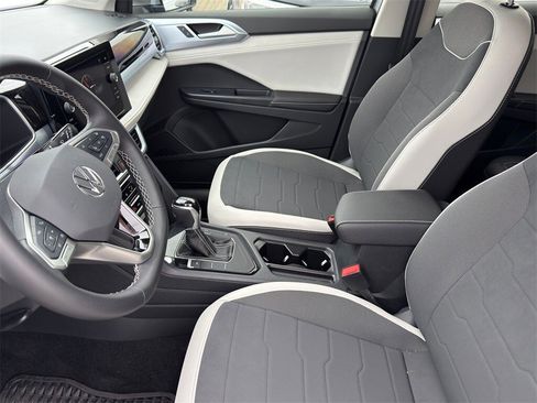 New 2025 Volkswagen Taos SE image 13
