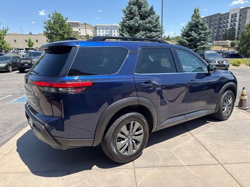 Used 2022 Nissan Pathfinder SV AWD/4WD image 6