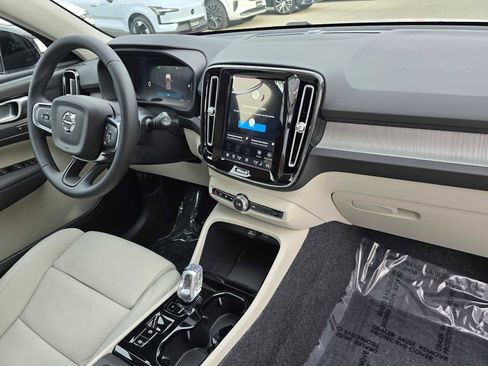 New 2026 Volvo XC40 B5 Plus w/ Protection Package Premier image 10