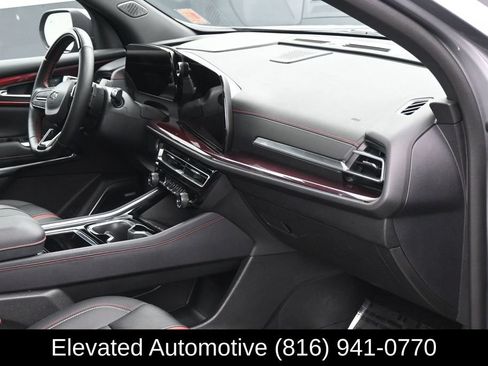 Used 2024 Chevrolet Traverse RS w/ LPO, Floor Liner Package AWD/4WD image 6