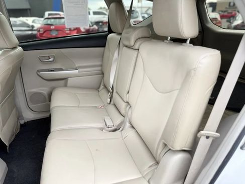 Used 2013 Toyota Prius V Five image 15
