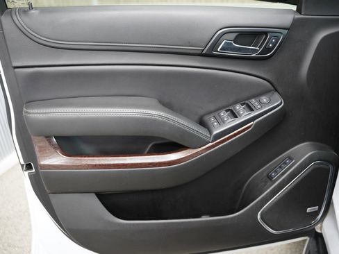 Used 2019 GMC Yukon XL SLT image 32