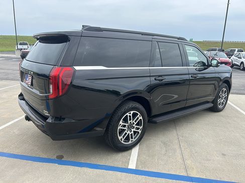Used 2025 Ford Expedition Max Active AWD/4WD image 5
