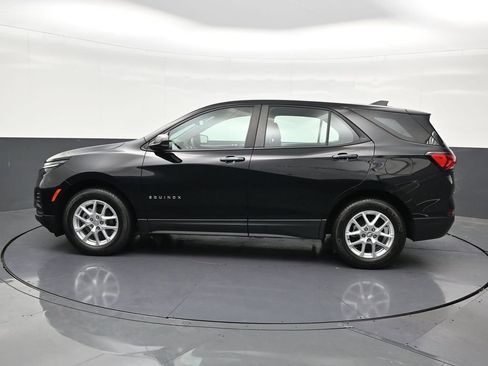 Used 2024 Chevrolet Equinox LS FWD image 2