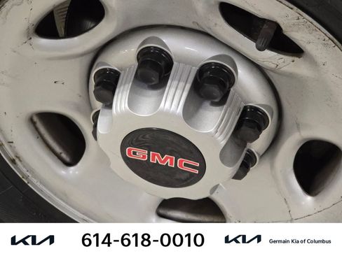 Used 2022 GMC Savana 2500 w/ Driver Convenience Package image 13