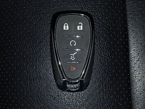 Used 2020 Chevrolet Traverse LT image 32