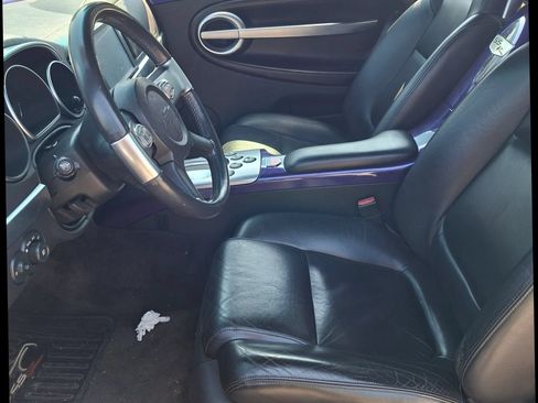 Used 2004 Chevrolet SSR w/ Preferred Equipment Group RWD image 7