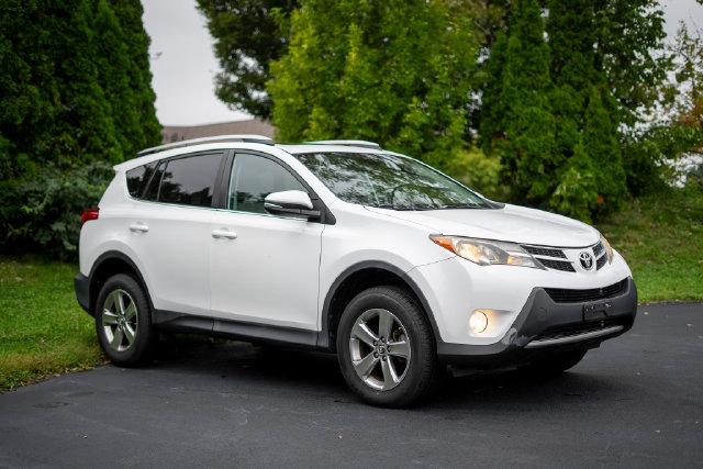 Used 2015 Toyota RAV4 XLE FWD image 3