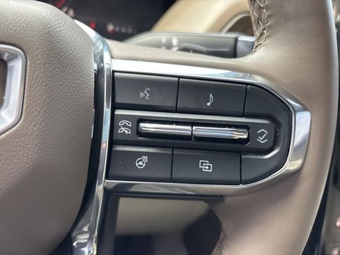 Used 2025 GMC Yukon Denali w/ Denali Reserve Package image 34