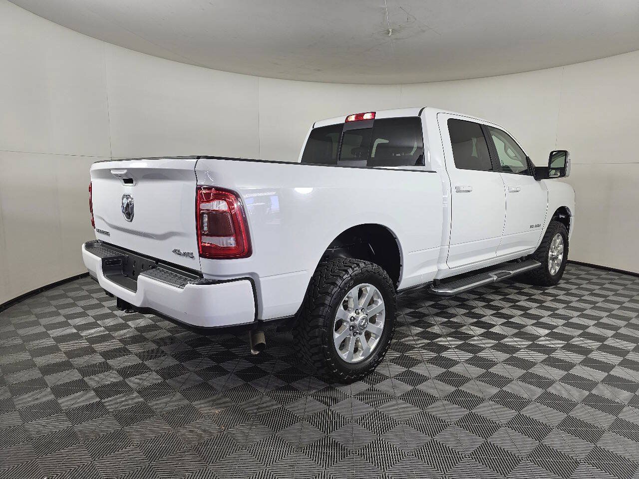 Used 2023 RAM 2500 Laramie AWD/4WD image 10