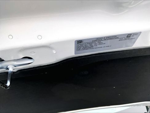 Used 2023 Chevrolet Equinox LT image 34