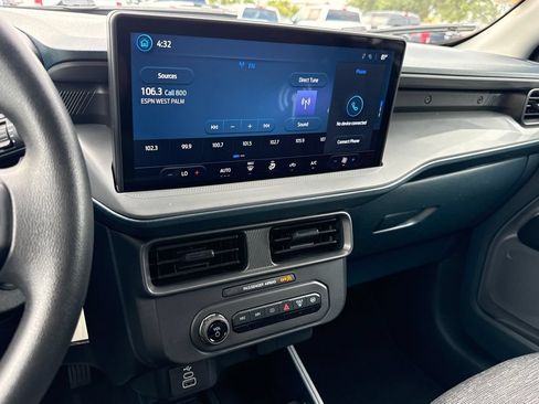 Used 2025 Ford Maverick XL w/ Equipment Group 102A AWD/4WD image 19