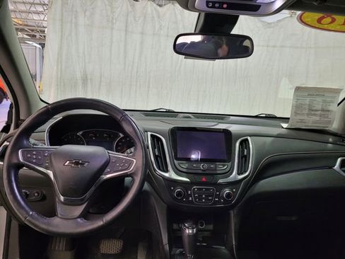 Used 2018 Chevrolet Equinox Premier image 4