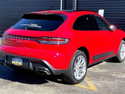 Used 2025 Porsche Macan image 10