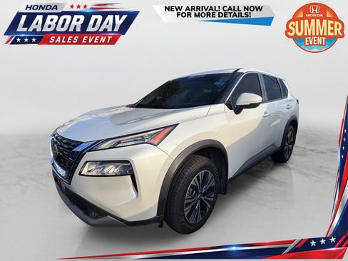 Used 2021 Nissan Rogue SV FWD image 1