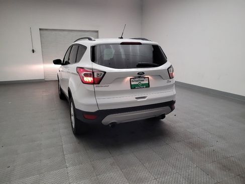 Used 2018 Ford Escape SE image 6
