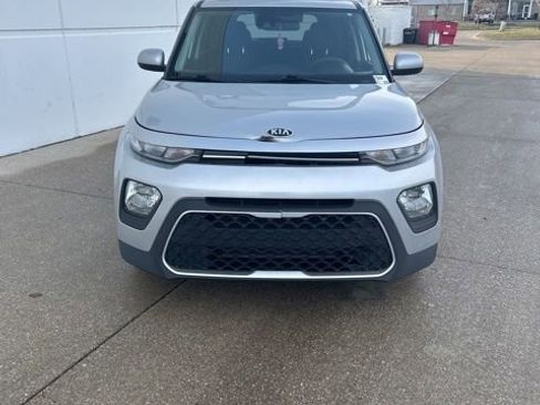 Used 2021 Kia Soul S image 2