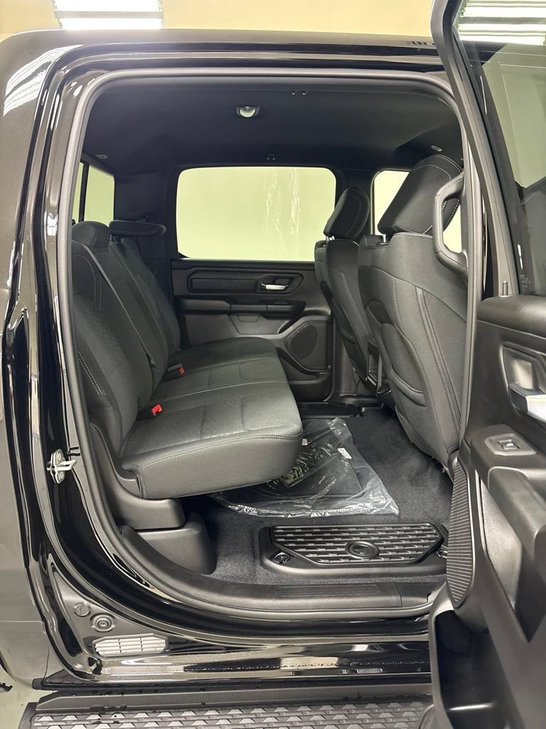 New 2026 RAM 1500 Express AWD/4WD image 28