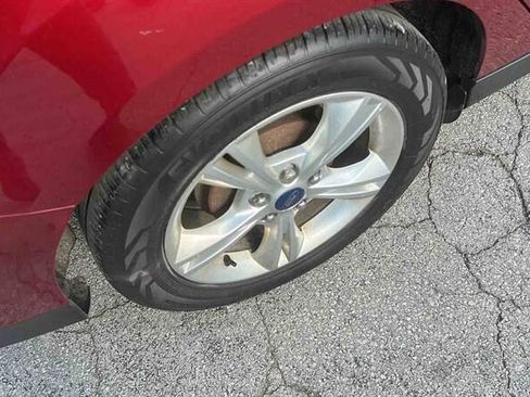 Used 2014 Ford Focus SE FWD image 9