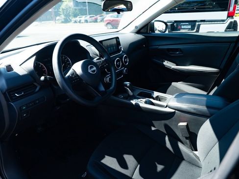 Used 2024 Nissan Sentra S FWD image 17