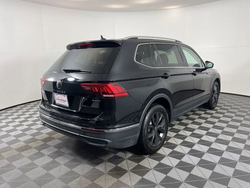 Used 2024 Volkswagen Tiguan SE image 16