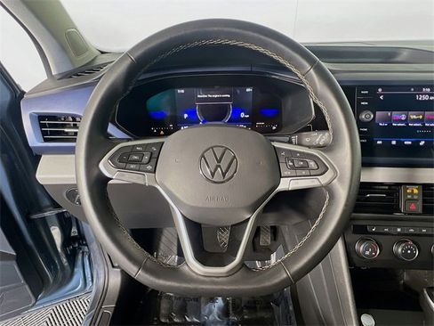 Used 2022 Volkswagen Taos SE image 15