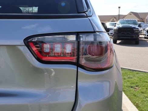 Used 2022 Jeep Compass Altitude w/ Convenience Group image 31