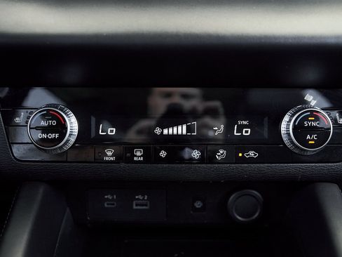 Used 2024 Mitsubishi Outlander SE image 46