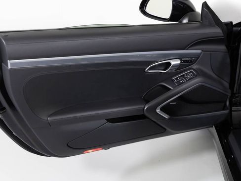 Used 2019 Porsche 911 Turbo image 27