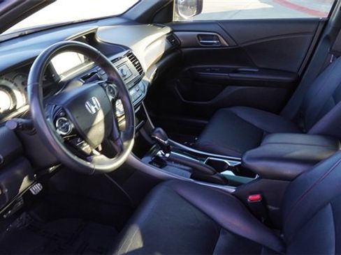 Used 2017 Honda Accord Sport Special Edition image 19