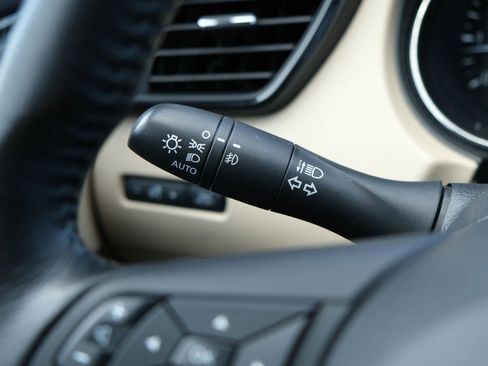 Used 2017 Nissan Rogue SL w/ SL Premium Package image 36