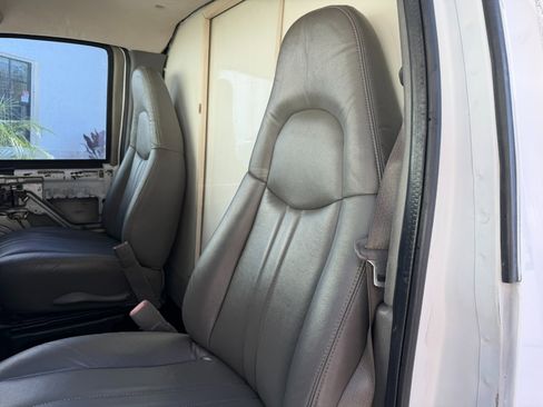 Used 2007 Chevrolet Express 3500 image 20