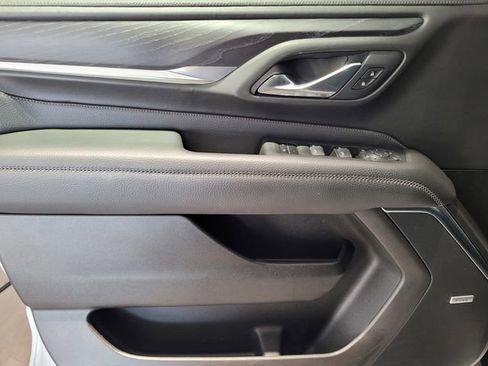 Used 2021 GMC Yukon XL Denali w/ Denali Premium Package image 18