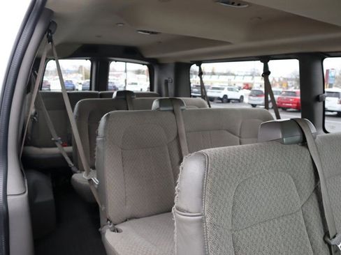 Used 2017 GMC Savana 3500 LS image 15