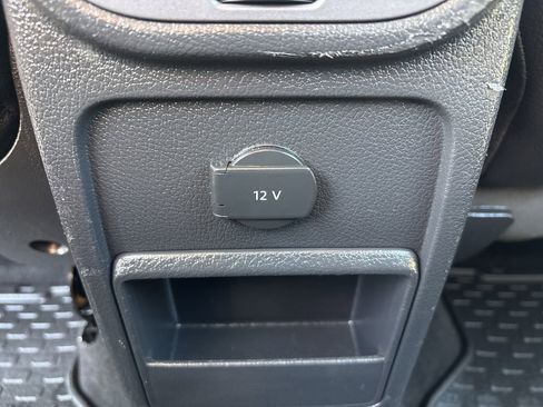 Used 2017 Volkswagen Tiguan S image 10