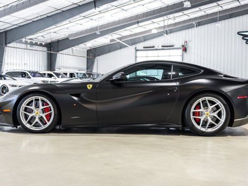 Used 2014 Ferrari F12 Berlinetta RWD image 3