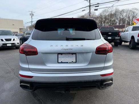 Used 2017 Porsche Cayenne Platinum Edition w/ Premium Package (PJV) image 6