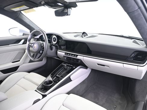 Used 2021 Porsche 911 Turbo image 18
