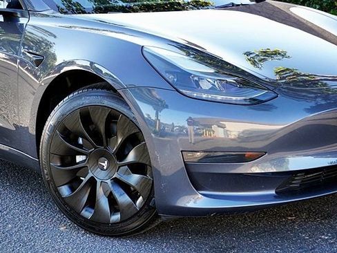 Used 2023 Tesla Model 3 Standard Range RWD image 4