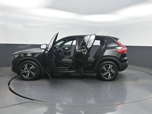 Used 2023 Volvo XC40 B5 Core w/ Convenience Package AWD/4WD image 42