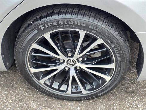 Used 2020 Toyota Camry SE image 28