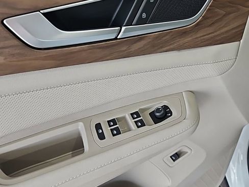 New 2026 Volkswagen Atlas SE FWD image 30