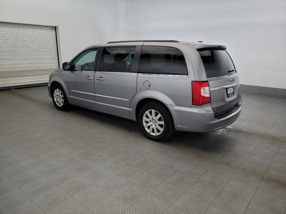 Used 2016 Chrysler Town & Country Touring FWD image 3