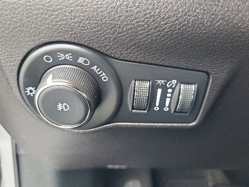 Used 2025 Jeep Compass Limited AWD/4WD image 43
