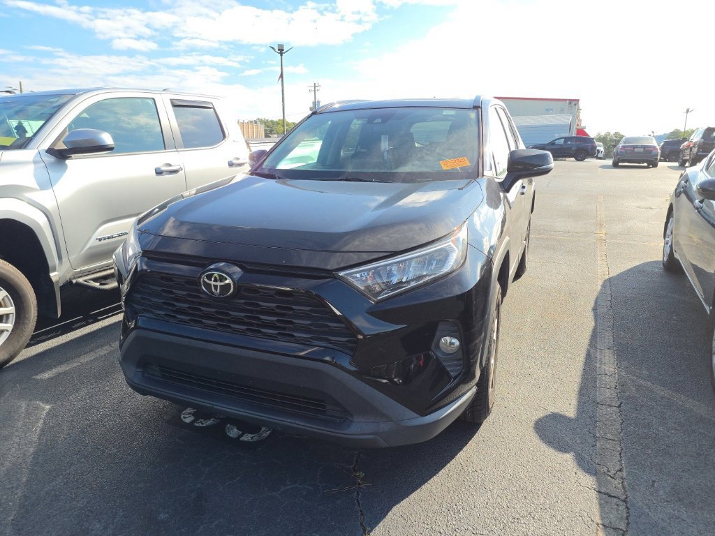 Certified 2021 Toyota RAV4 XLE w/ Convenience Package FWD image 1