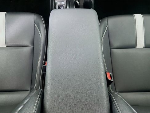 Used 2025 Toyota Camry SE image 16