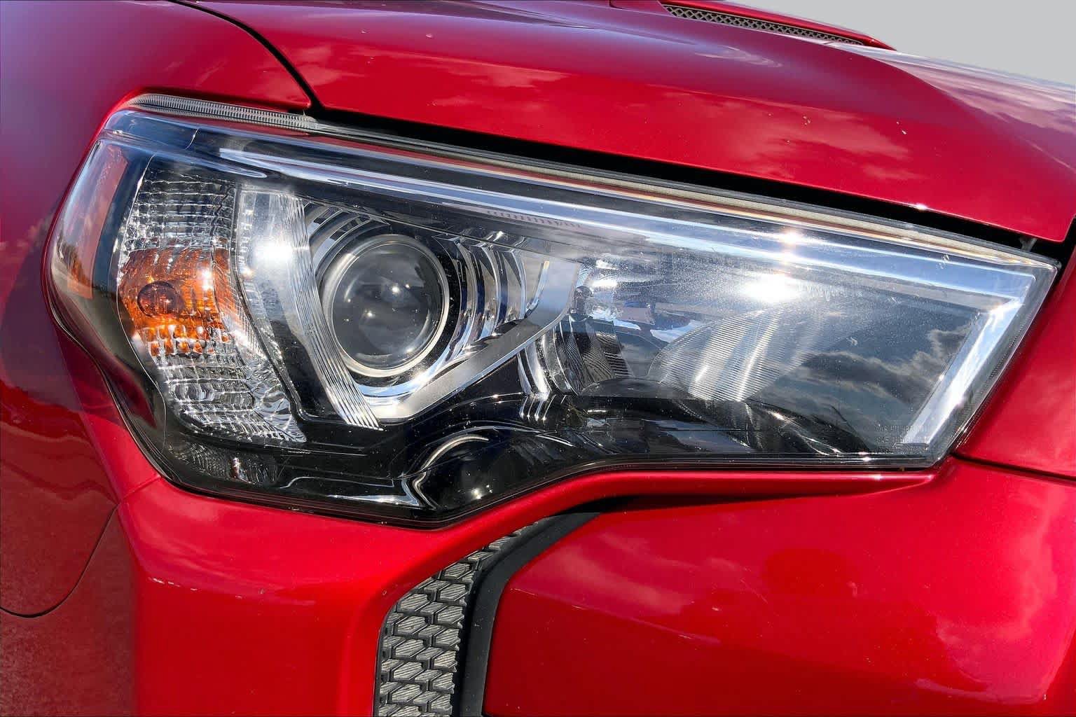 Used 2019 Toyota 4Runner TRD Off-Road Premium AWD/4WD image 27